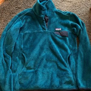 Patagonia blue pullover